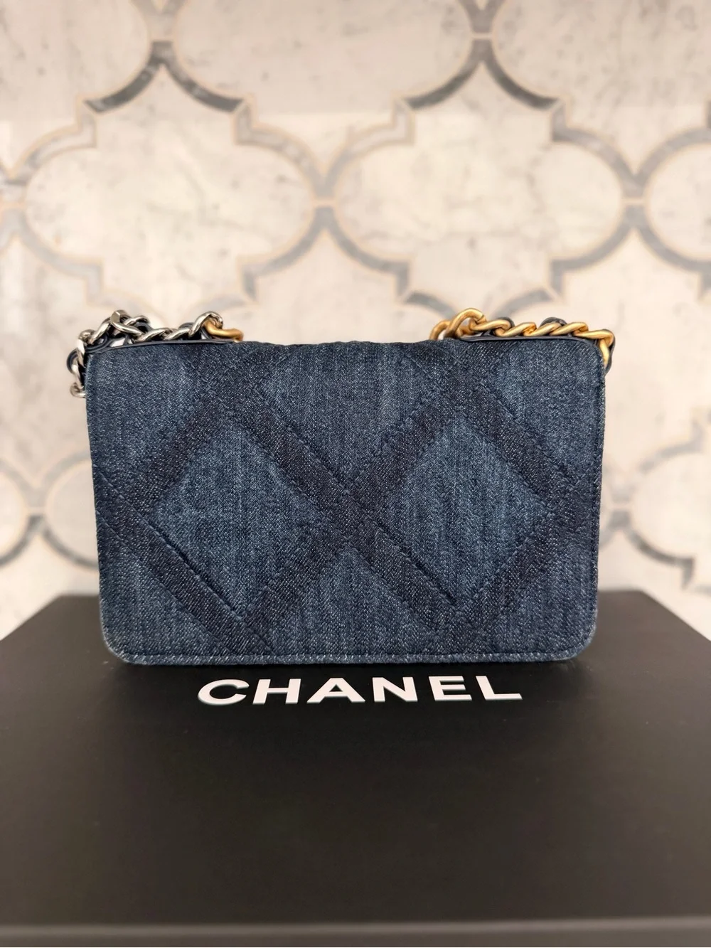 CHANEL 19 Denim Wallet on Chain